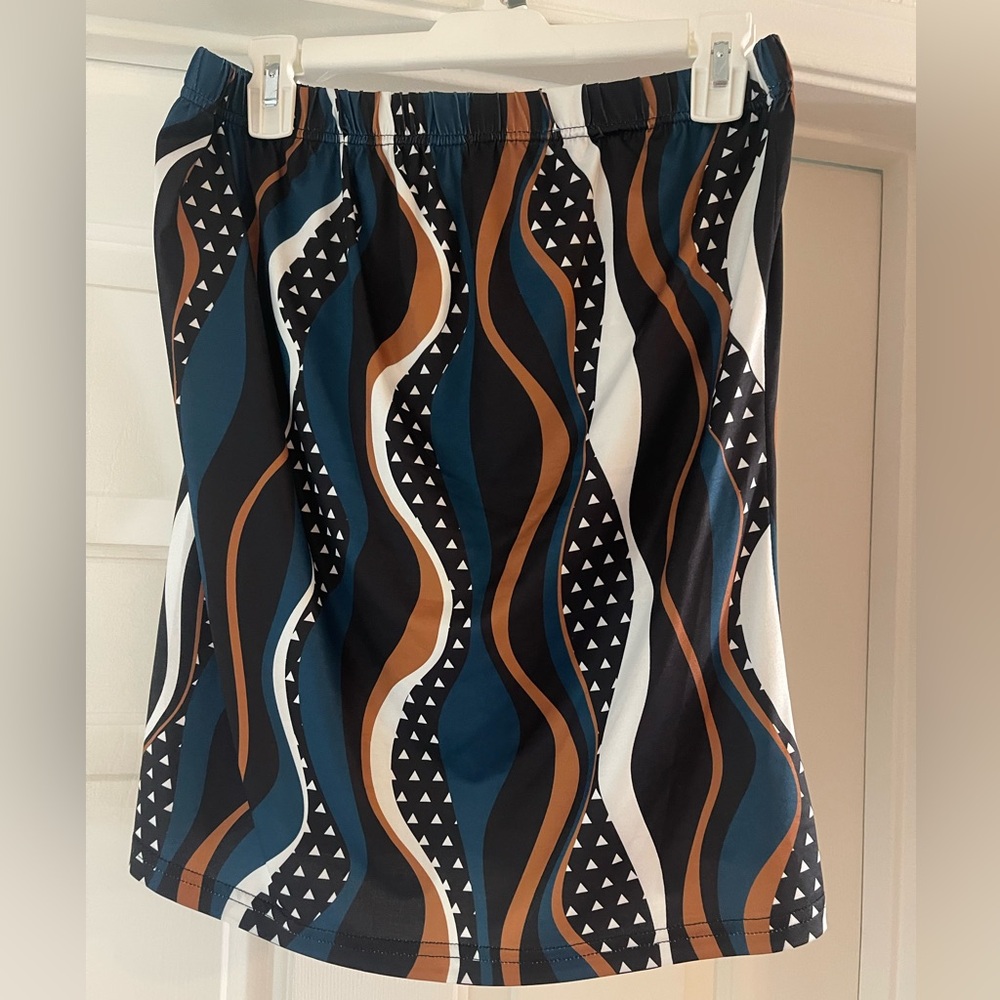 Geometric Patterned strapless shirt